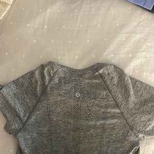 lulu lemon t shirt swiftly tech